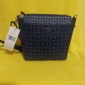 Tommy hilfiger purse
